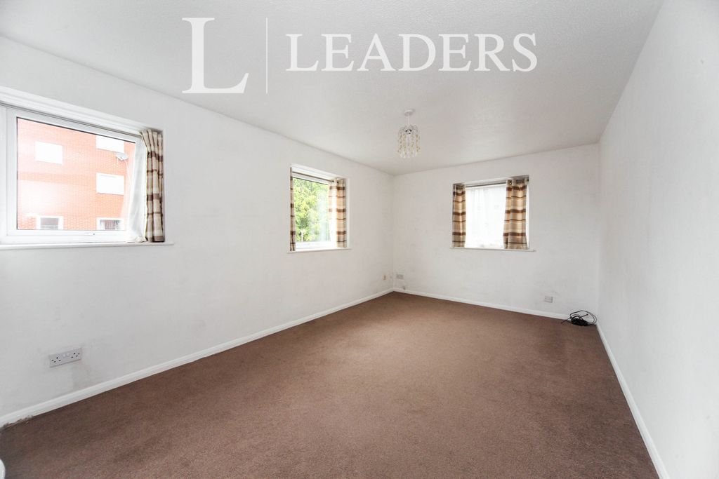 Property photo 2 of 13 2