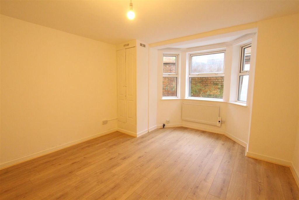 Property photo 2 of 11 Img_9450.Jpg