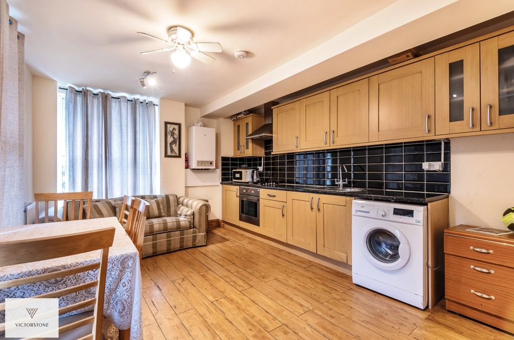 Property photo 2 of 8 1896984