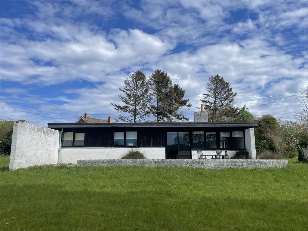 Property photo 2 of 33 Front