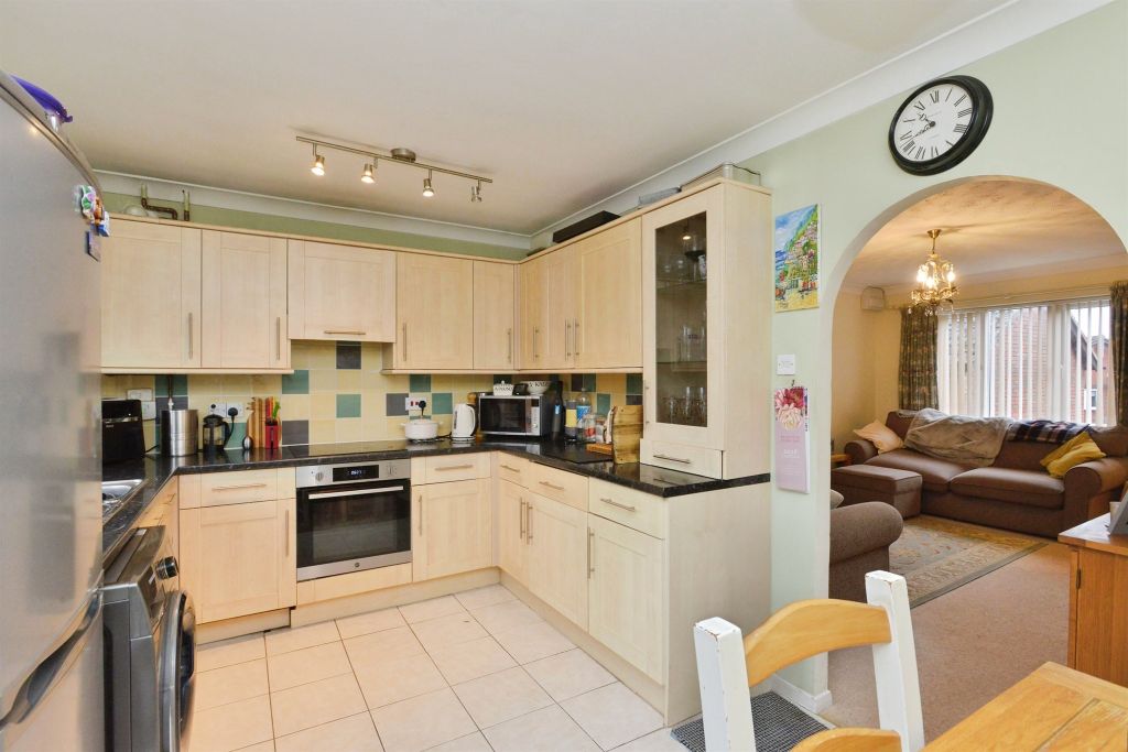 Property photo 2 of 18