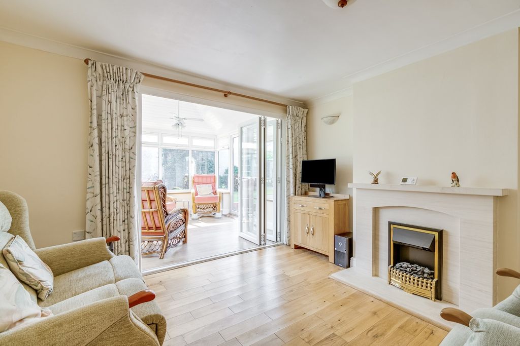 Property photo 2 of 28 4767884