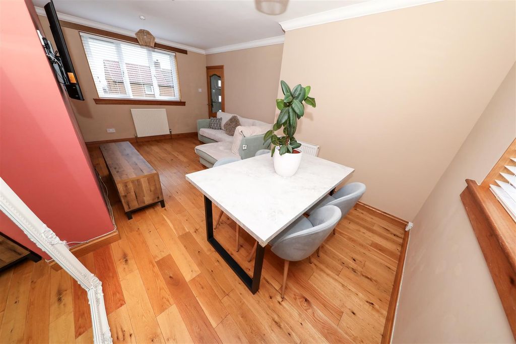 Property photo 3 of 20 D