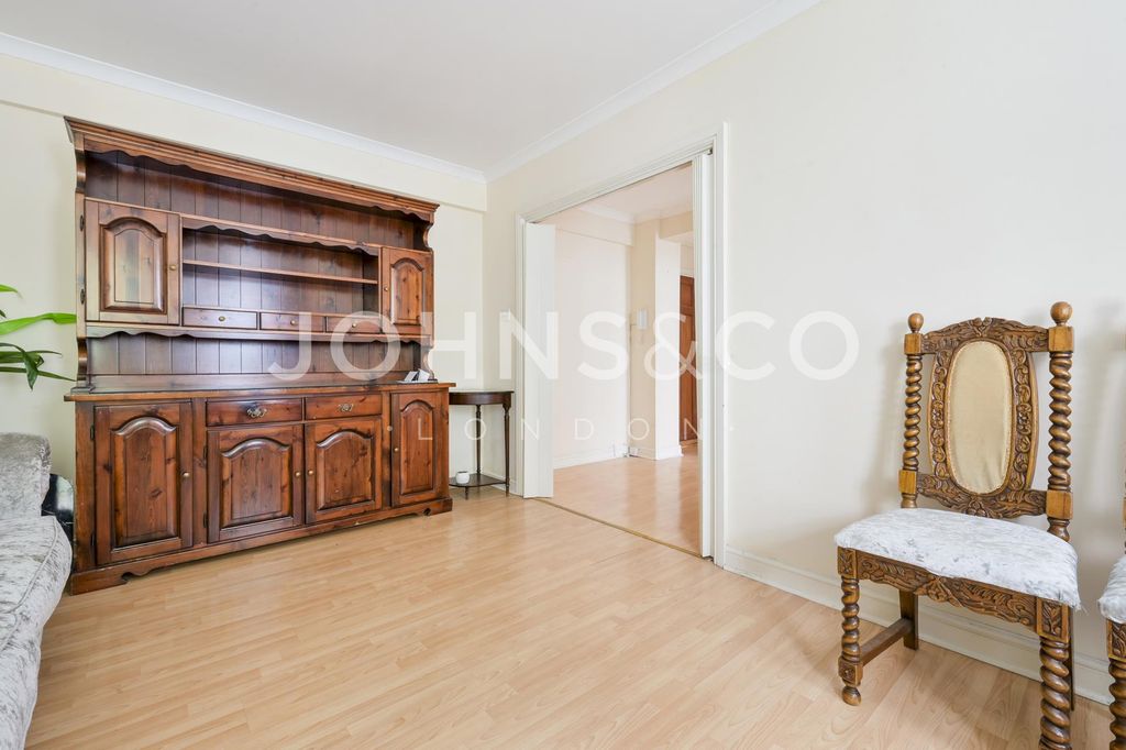 Property photo 3 of 12