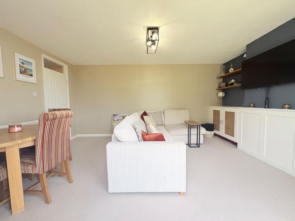 2 bed flat for saleShirley Road, Abbots Langley WD5
