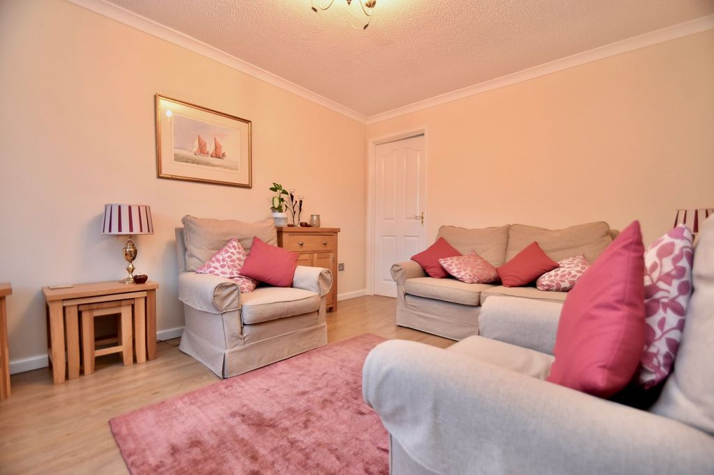 Property photo 3 of 13