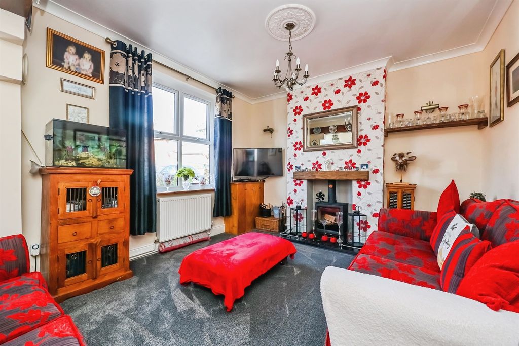 Property photo 2 of 21