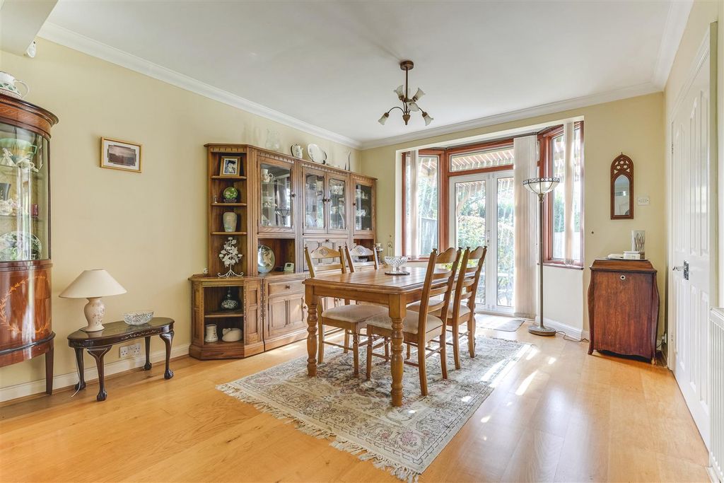 Property photo 3 of 23 Phipps Hatch Lane-3.Jpg