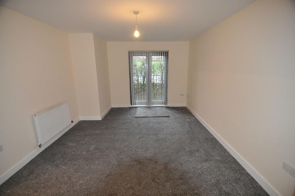 Property photo 2 of 10 Open Plan Lounge