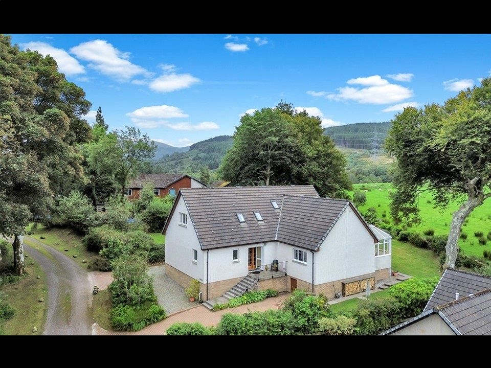 Property photo 2 of 27