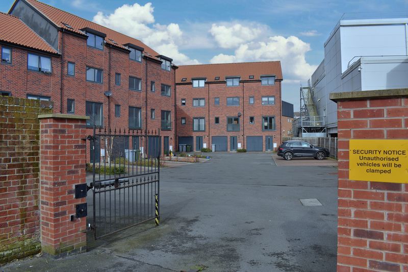 Property photo 2 of 17 Photo 18