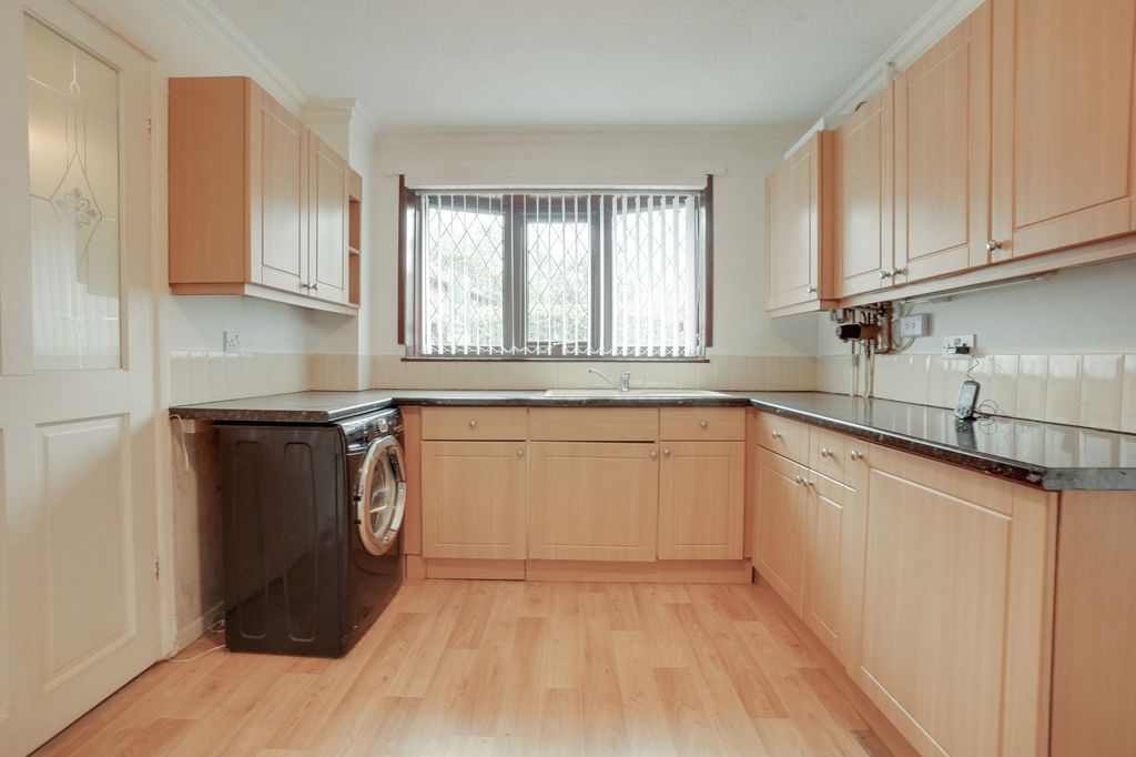 Property photo 3 of 22