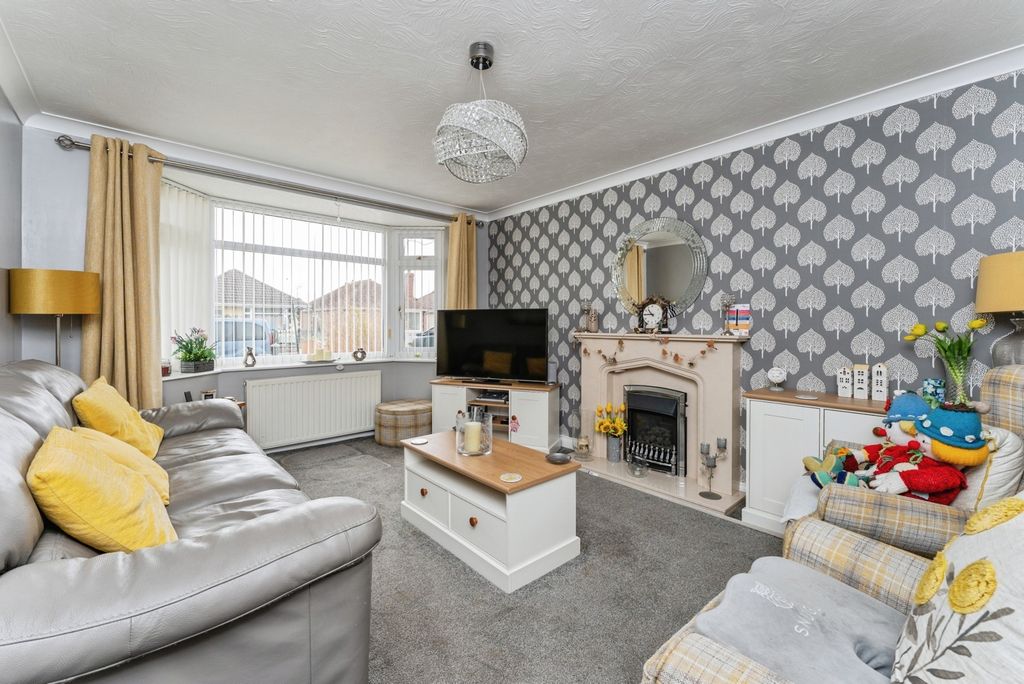 Property photo 2 of 17 Photo