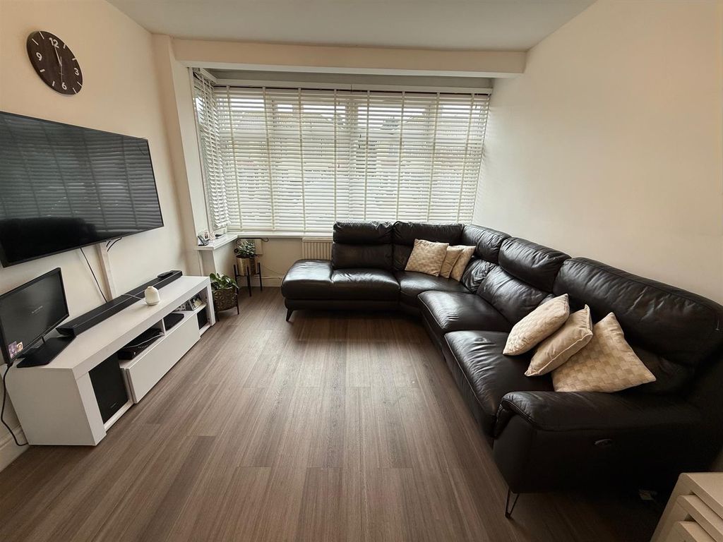 Property photo 2 of 12 Img_4181.Jpg