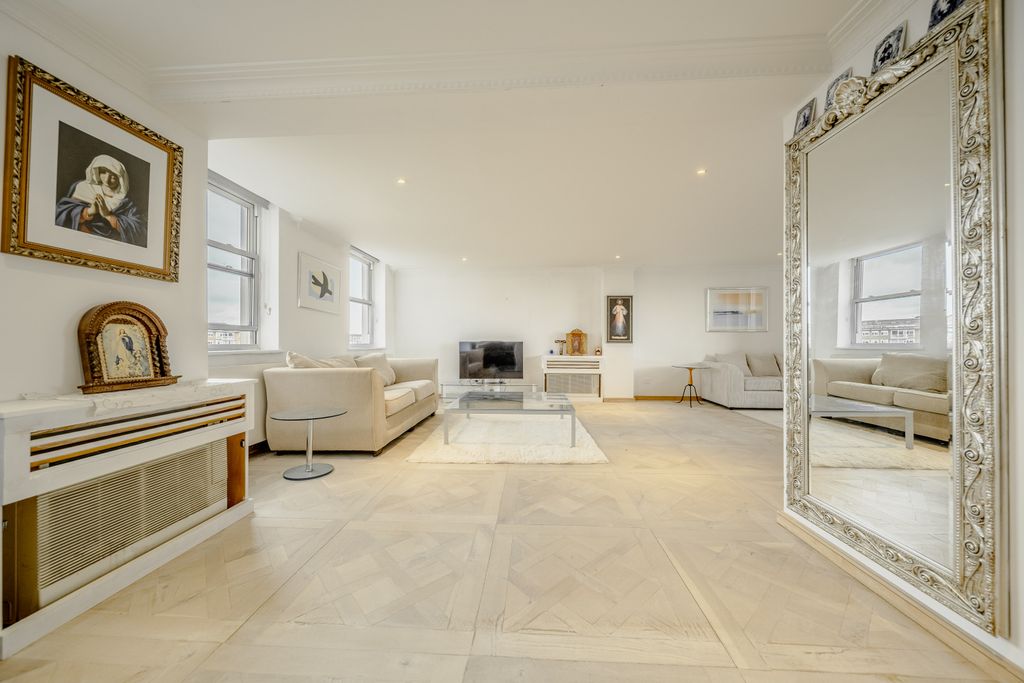 Property photo 1 of 32 5 Bedroom Duplex Apartment In St John's Wood Park