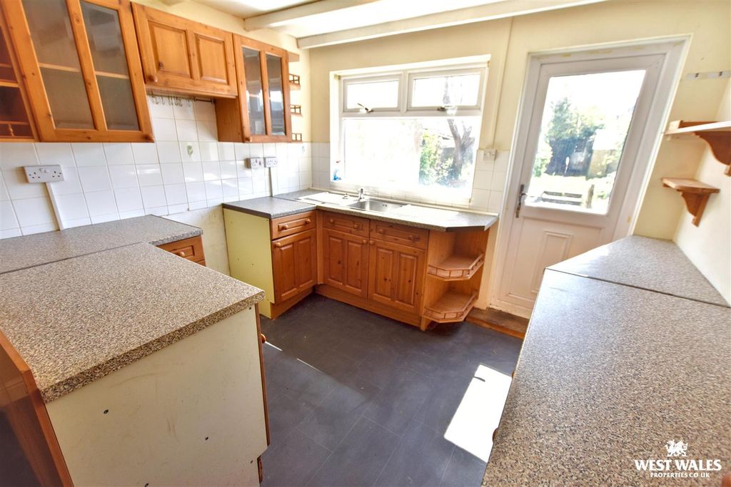 Property photo 3 of 21 13 (13).Jpg