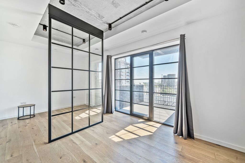 Property photo 3 of 21 9-681F2F8601F22-1...