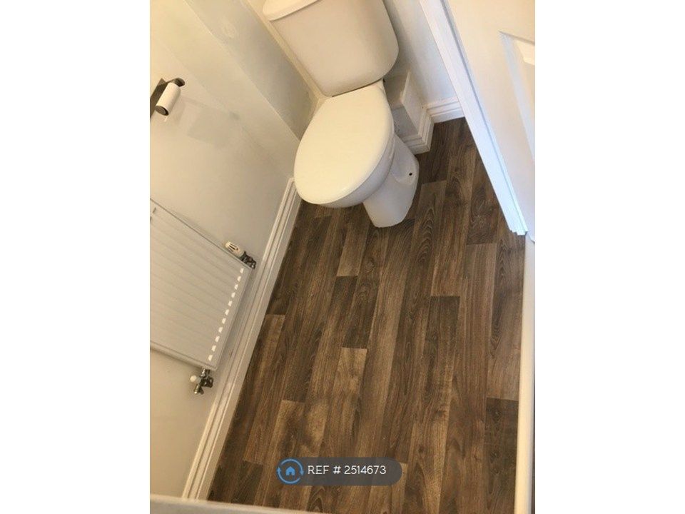Property photo 3 of 20 Downstairs Toilet