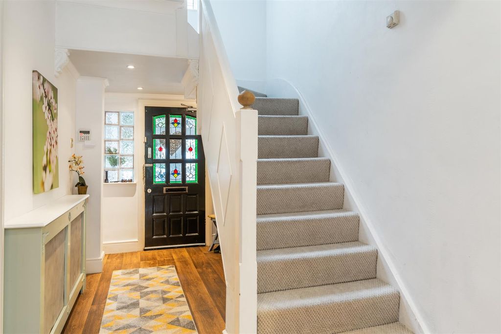 Property photo 3 of 24 642 Streetsbrook Road_17.Jpg