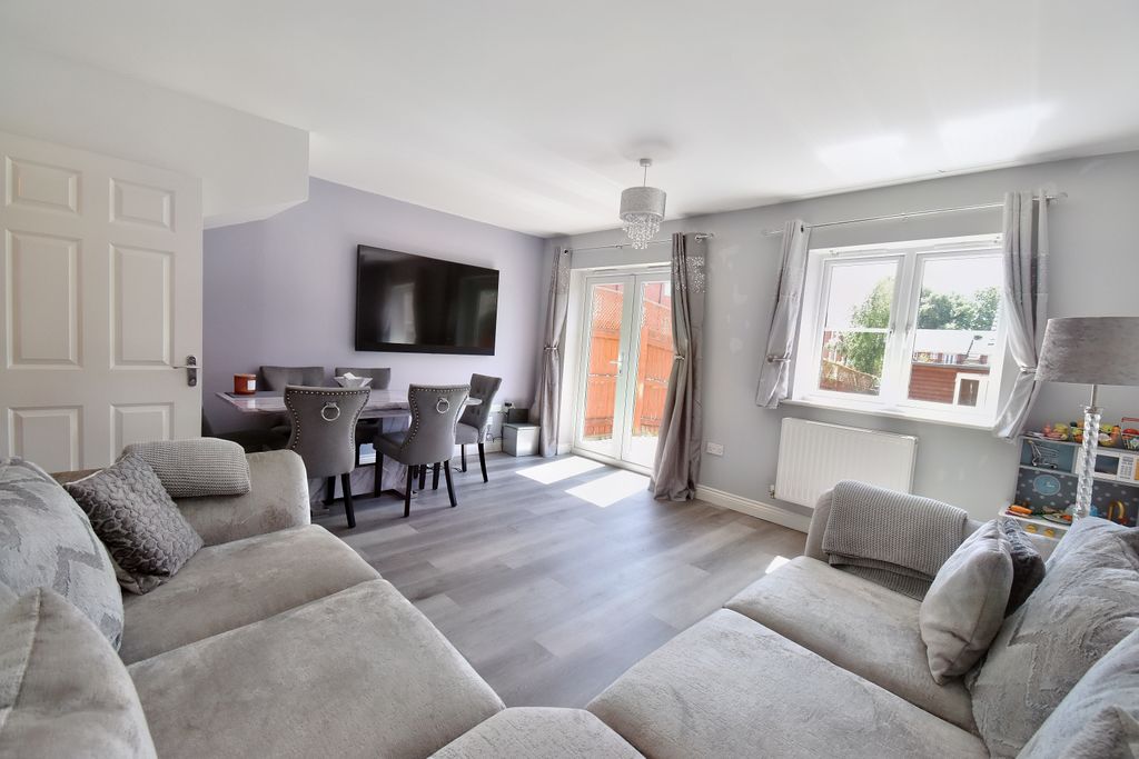 Property photo 2 of 13