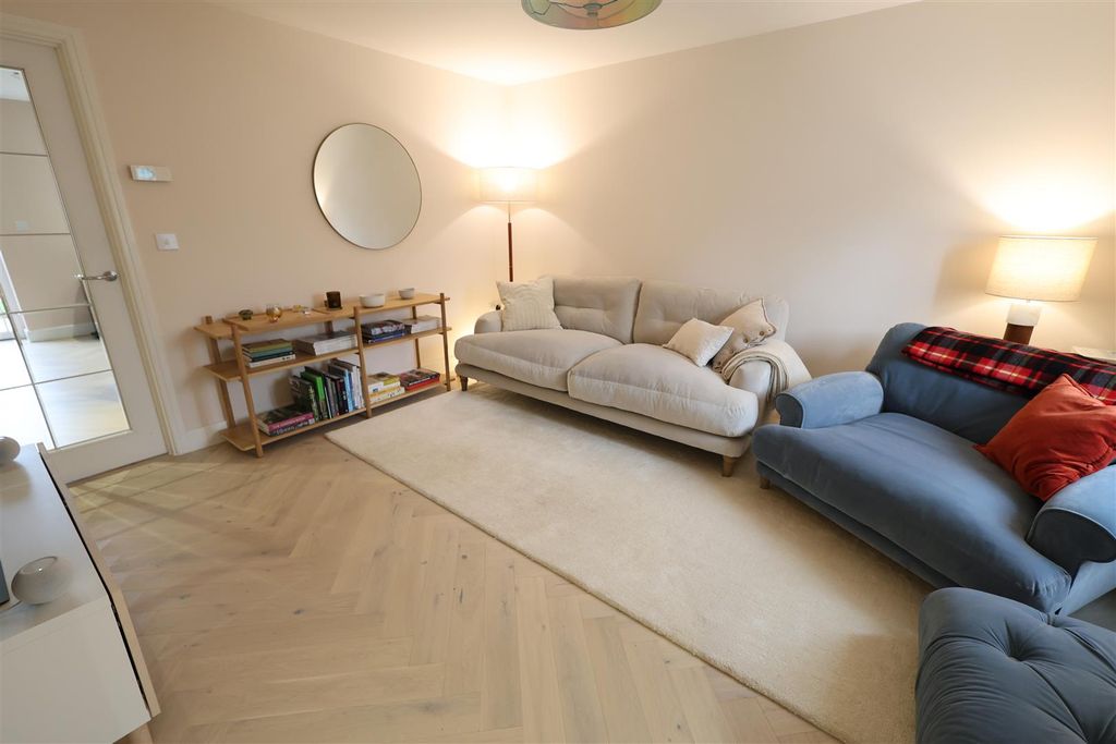 Property photo 3 of 25 Sd Lounge ii.Jpg