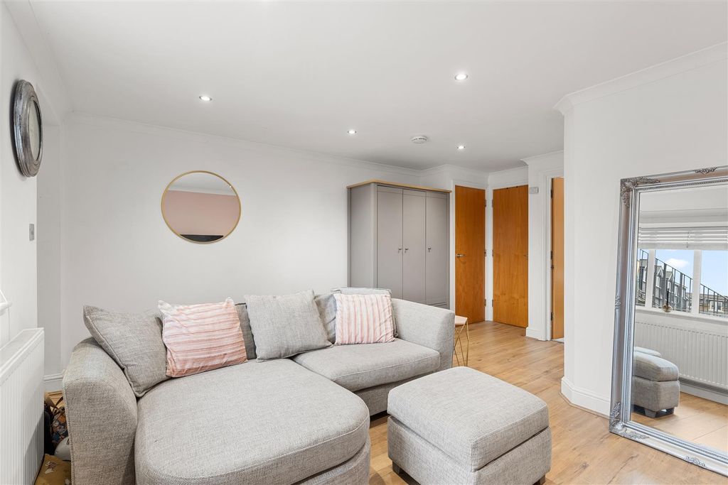 Property photo 3 of 11 Hoppshouse_3.Jpg