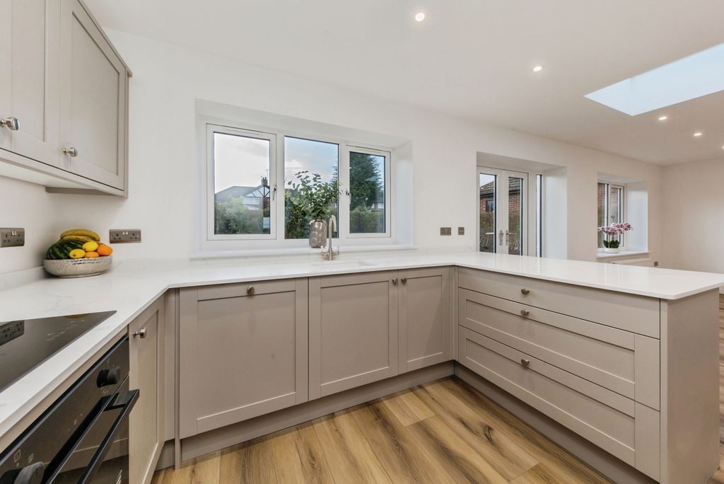 Property photo 3 of 17 Pbox-Img.Jpg