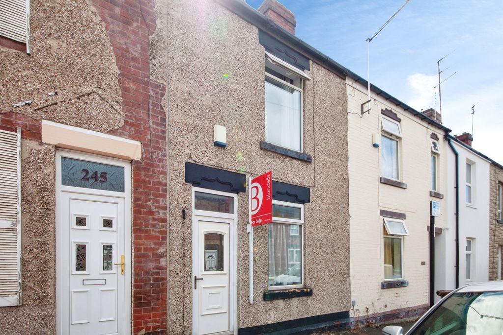 Property photo 1 of 11 Front