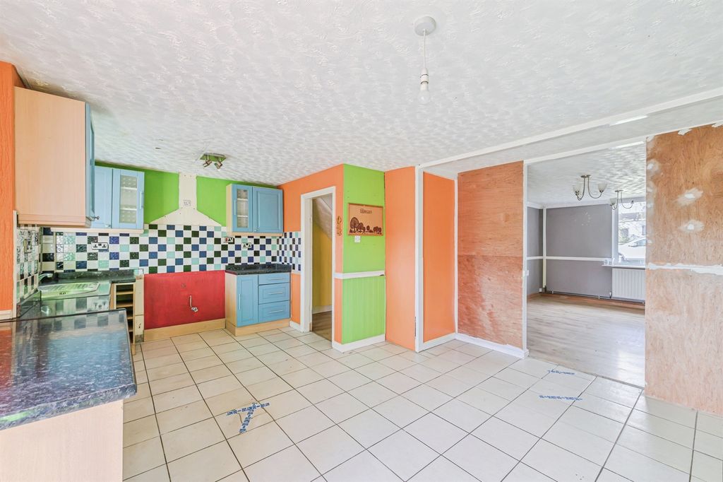 Property photo 2 of 13