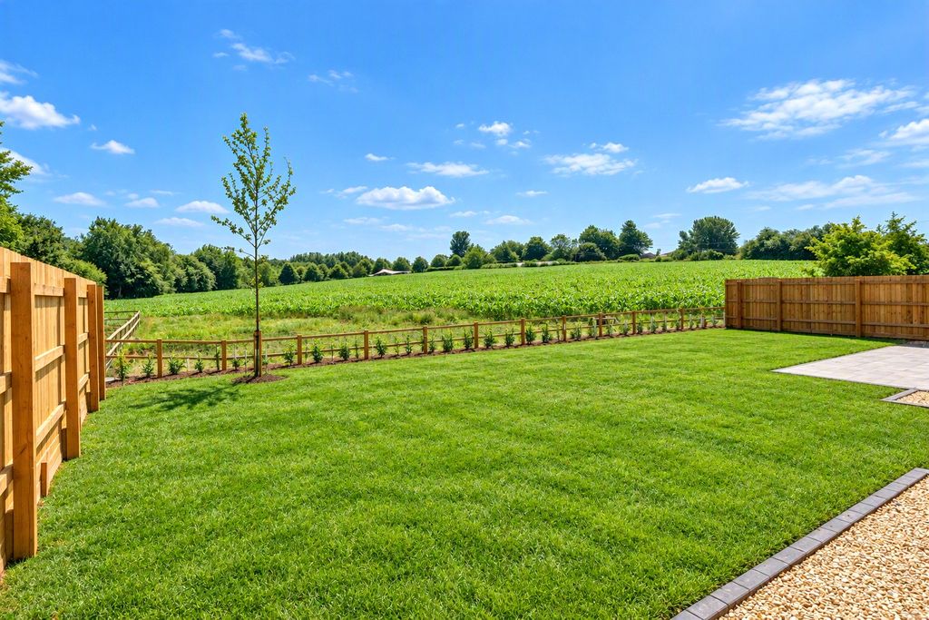 Property photo 2 of 23 Picture No. 20