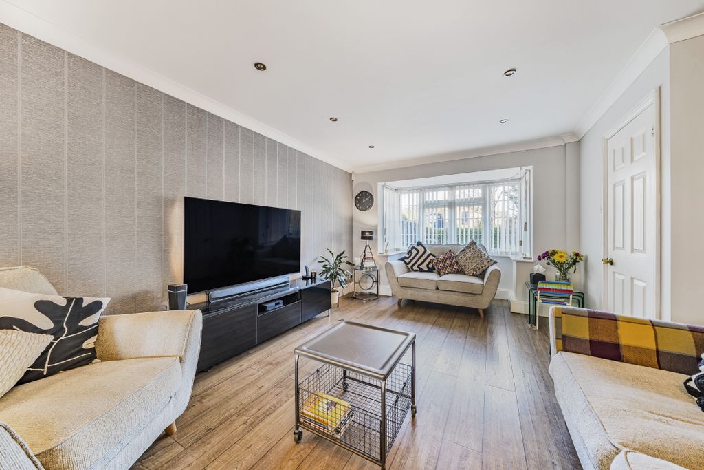 Property photo 3 of 11 12273092