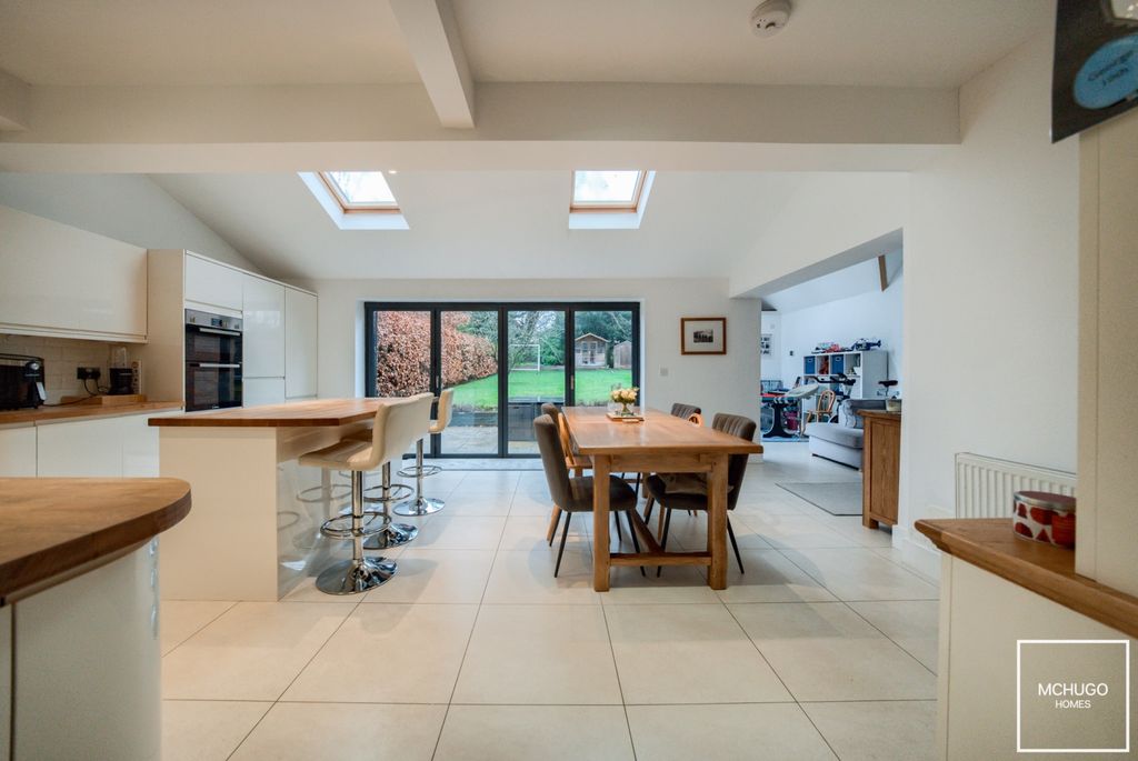 Property photo 3 of 22 Xt5A7253-Hdr(3)