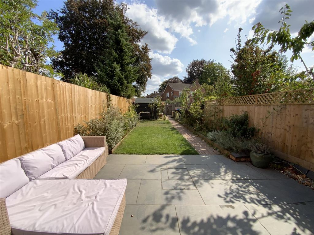 Property photo 2 of 18 South Facing Garden