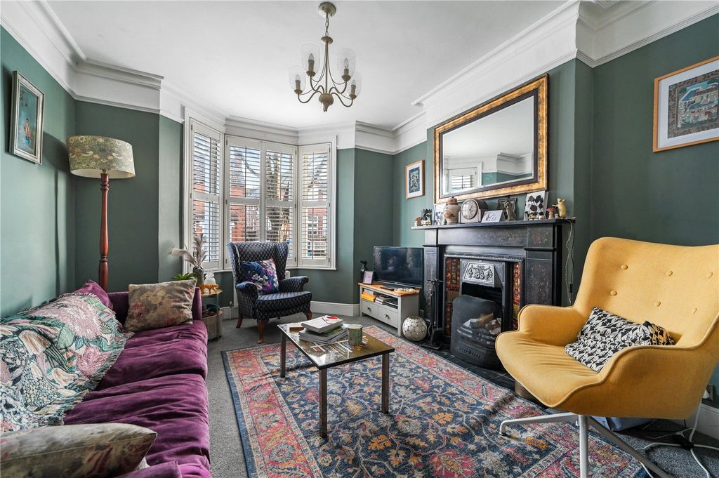 Property photo 2 of 29 Sitting Room