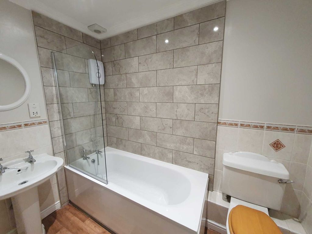 Property photo 2 of 8