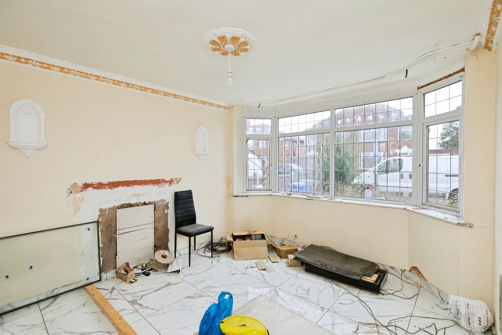 Property photo 3 of 18