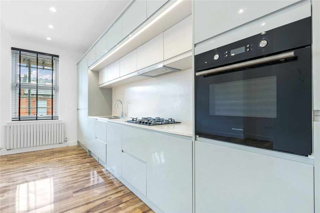 Property photo 3 of 10 Picture No. 16