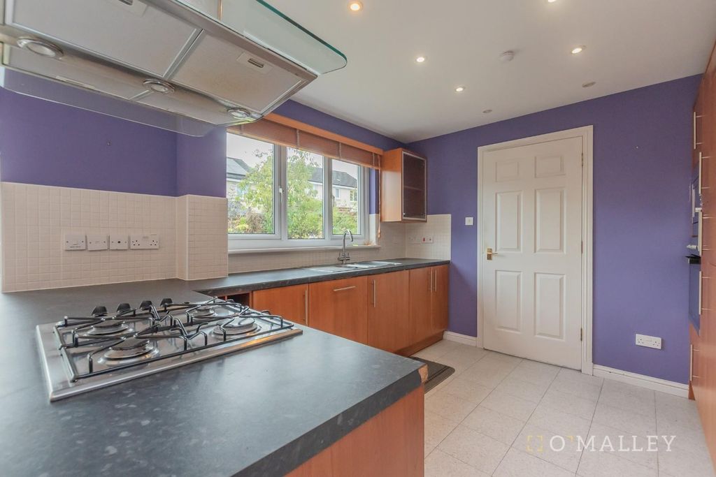 Property photo 3 of 13 Kitchen