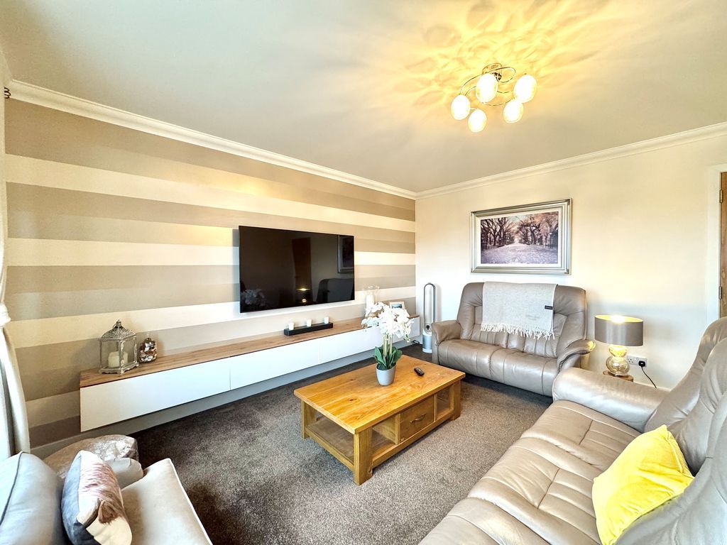 Property photo 2 of 17 Photo 12