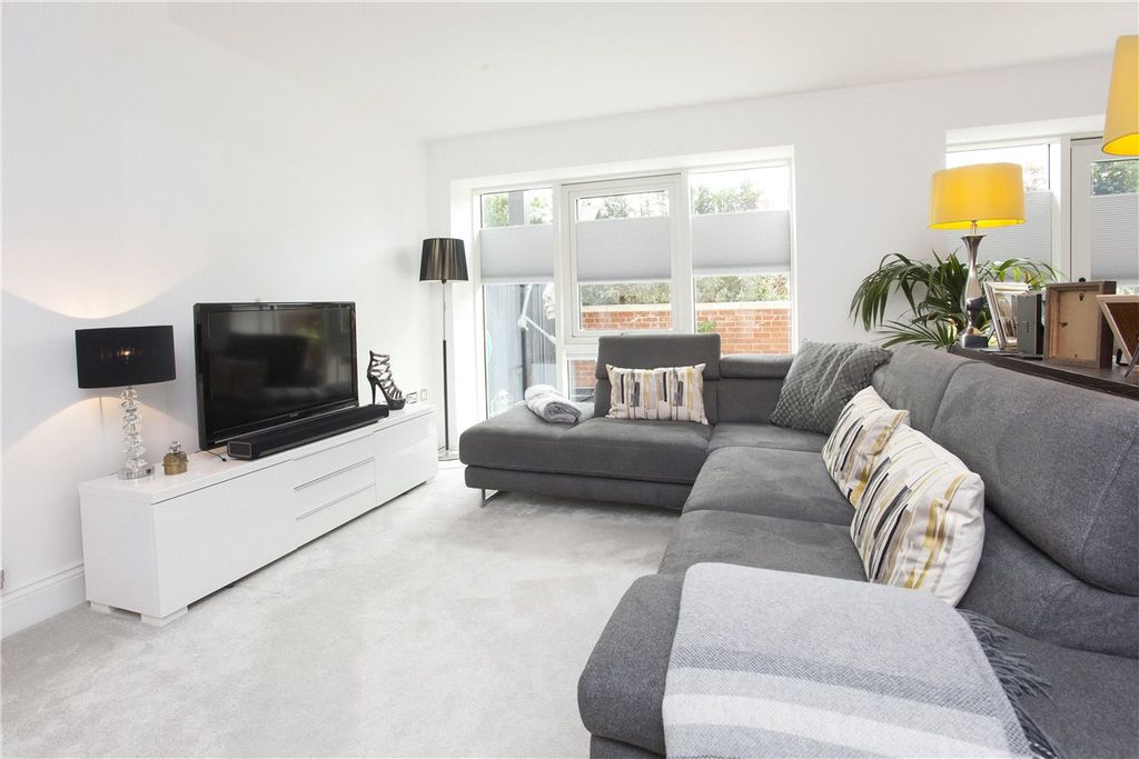 Property photo 3 of 10 Picture No. 01