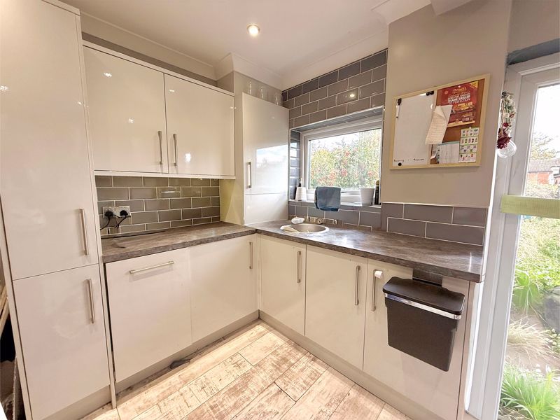 Property photo 2 of 17 Kitchen