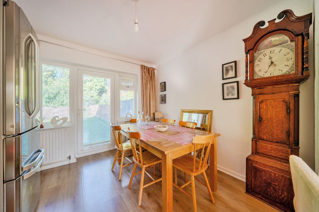 Property photo 3 of 11 Picture No. 24
