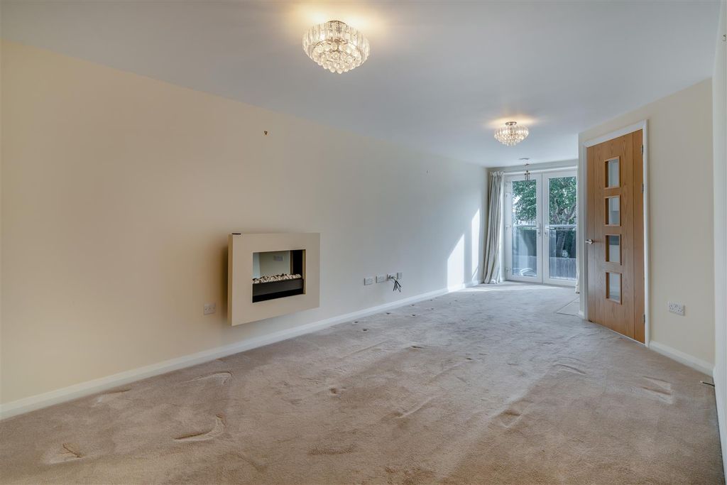 Property photo 3 of 20 8661745-Interior04.Jpg