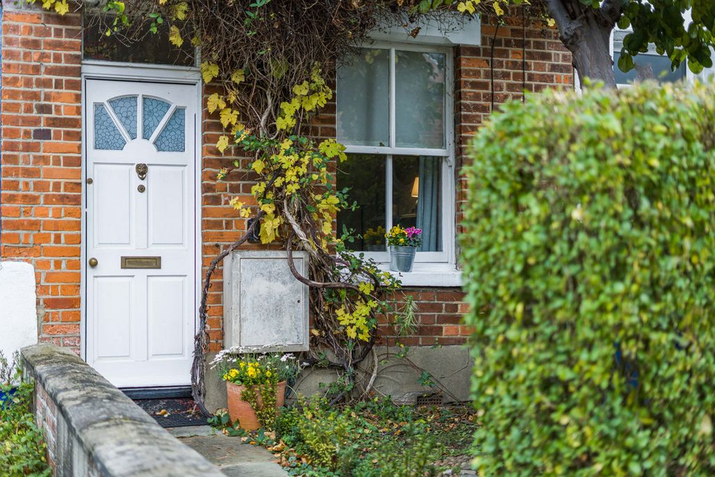 Property photo 2 of 22