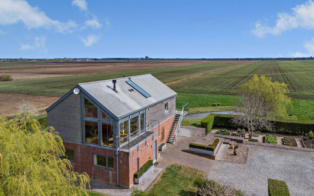 Property photo 3 of 10 Side View