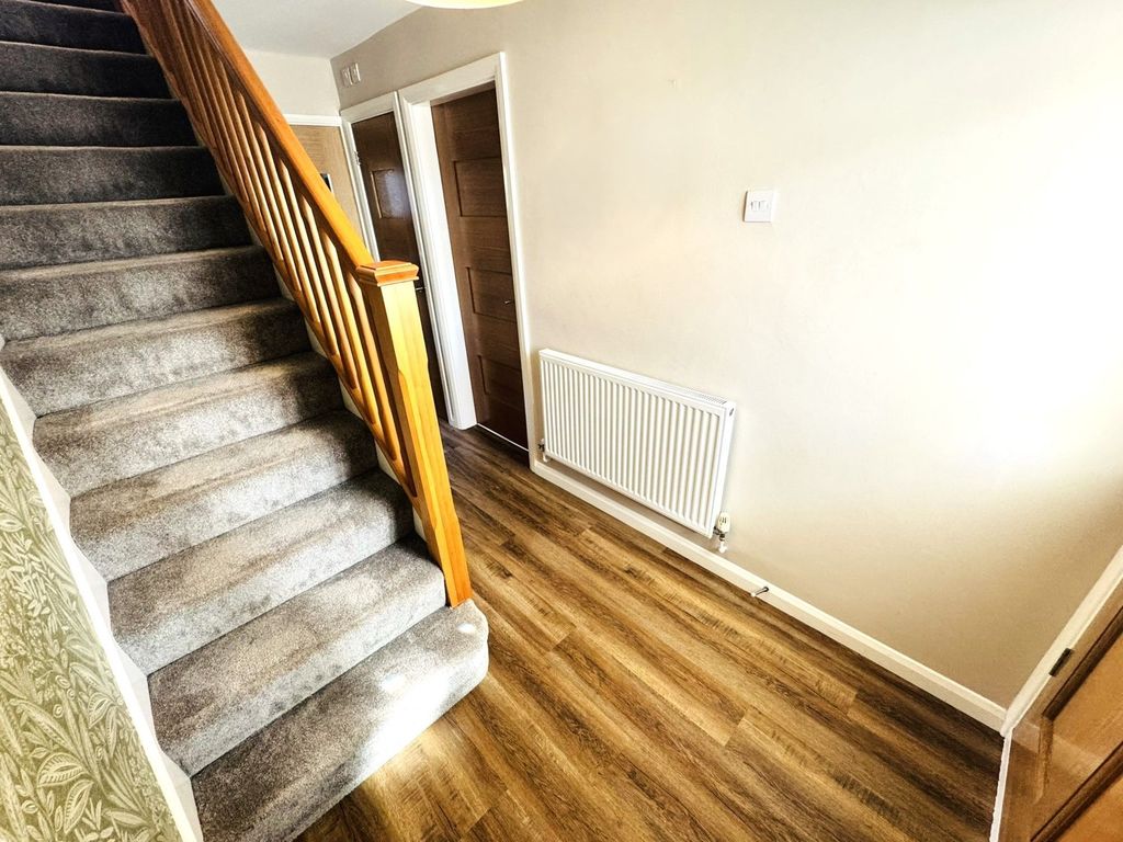 Property photo 3 of 37