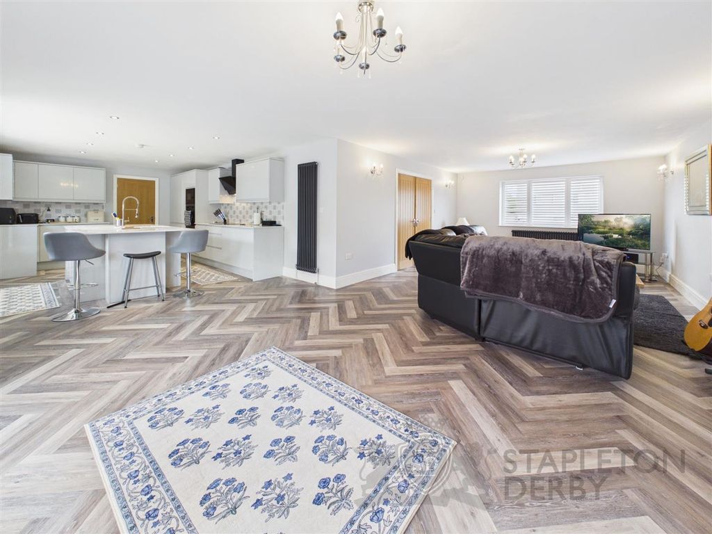 Property photo 2 of 30 Cam04645G0-Pr0059-Still021.Jpg