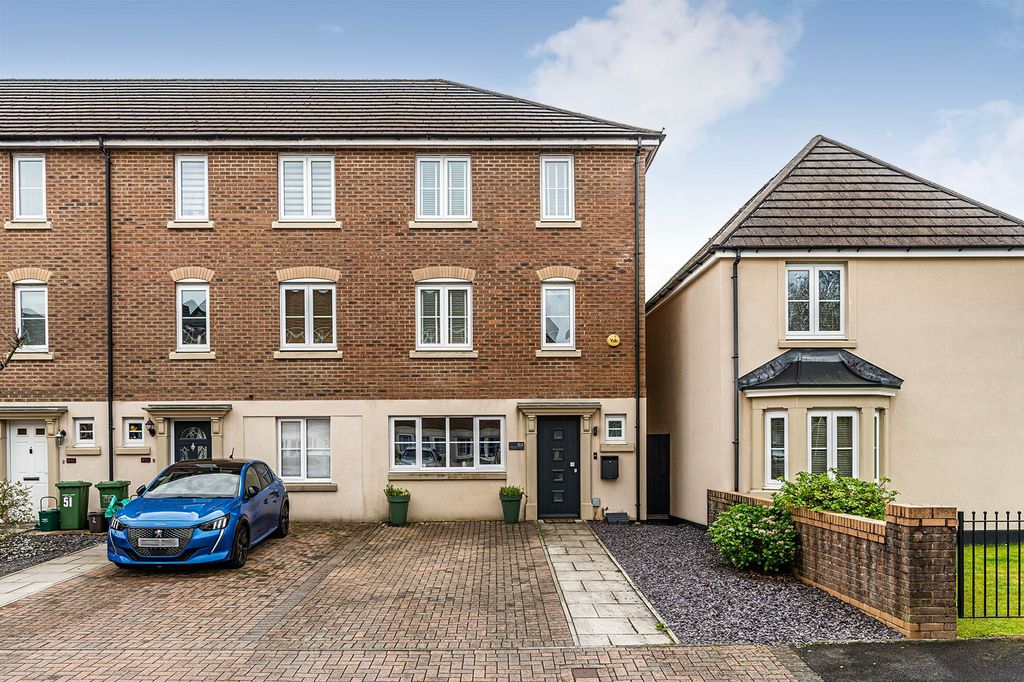 Property photo 1 of 30