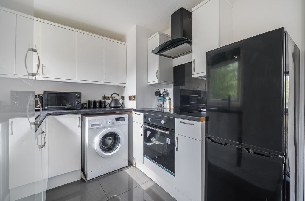 Property photo 3 of 15 1313651-6-685c17E...