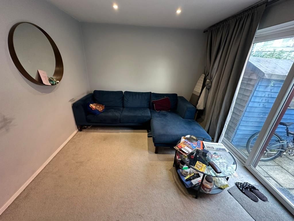 Property photo 3 of 9 Reception